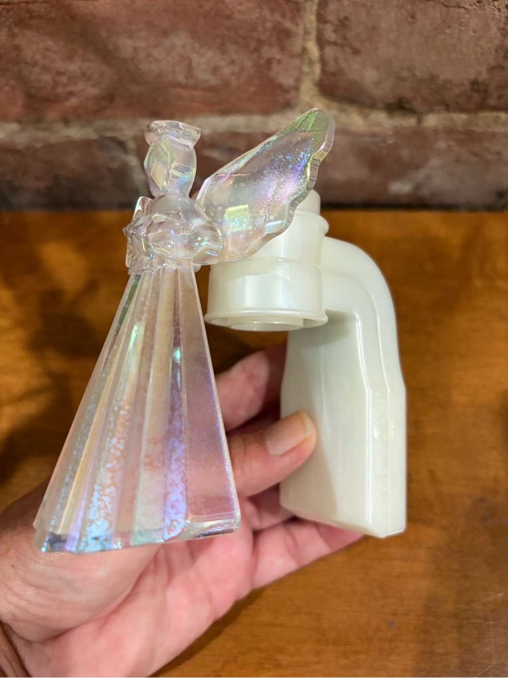 Bath & Body Works Iridescent Angel Night Light Plug In - Picture 4 of 4
